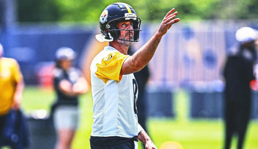 Aaron Rodgers’ Training Camp in Pittsburgh Starts With Pick, Careful Optimism Aaron